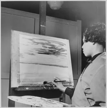 Lois_Jones,_artist_at_work_-_NARA_-_559228
